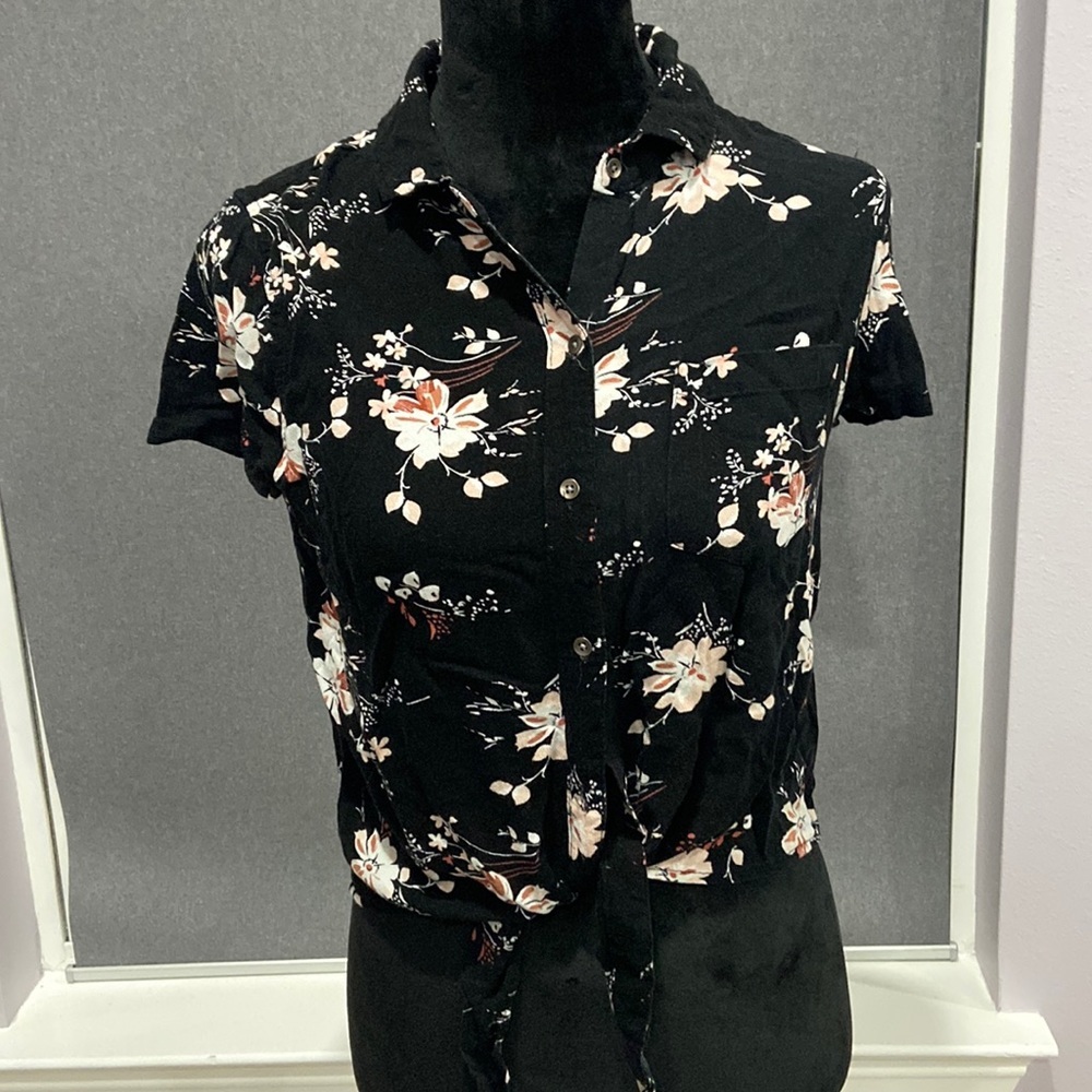 Floral bellybutton shirt♦️